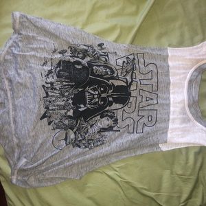 This Star Wars shirt is in nice condition.